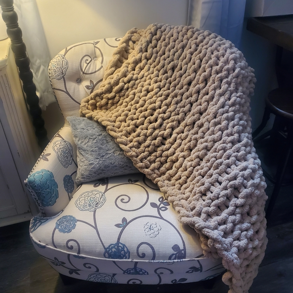 Throw/blanket